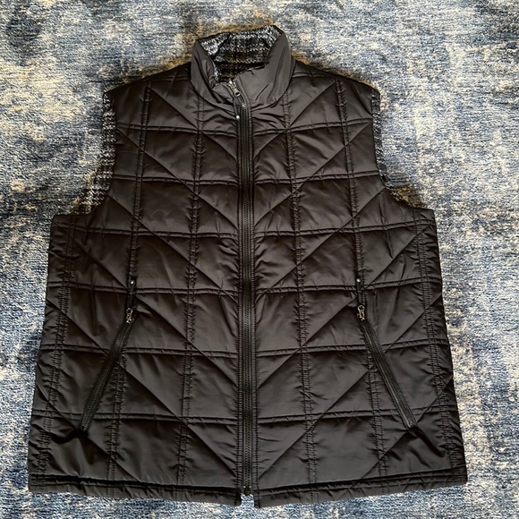 Solaris black/ black/gray reversible vest.  Size XL - Picture 1 of 7